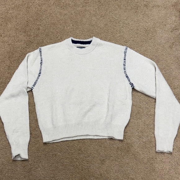 Urban Outfitters Other - Men’s Urban Outfitters sweater. Small